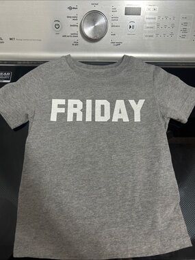 Size 4/5 unisex gender neutral top boys  tee tshirt Friday logo slogan casual